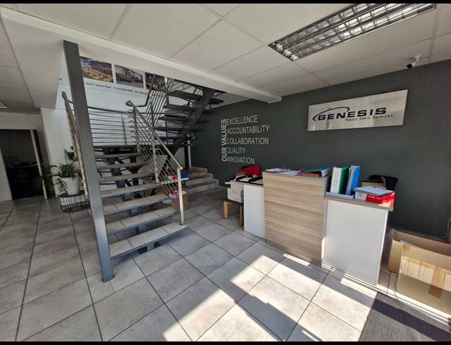 939M² WAREHOUSE TO LET IN JET PARK